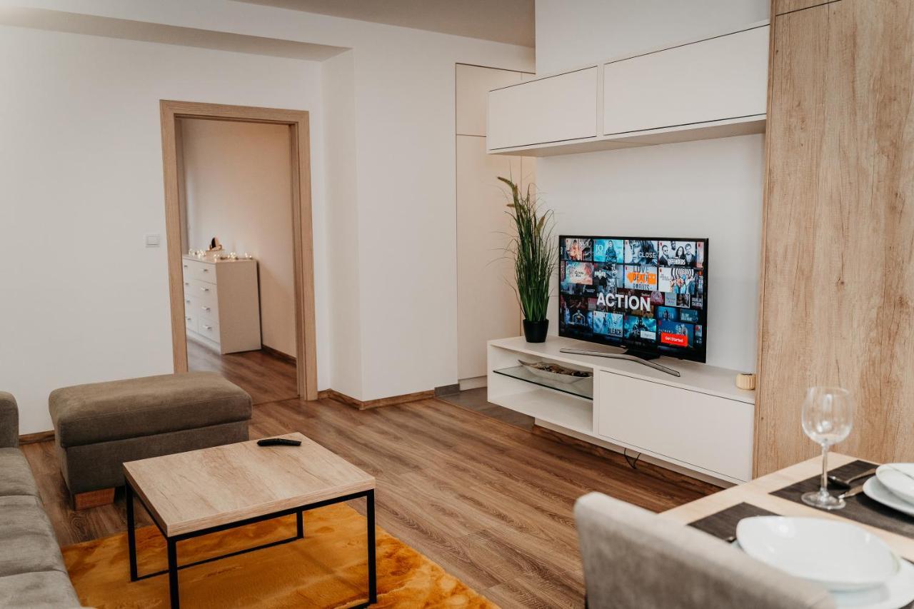 Old Town City Center Apartment 2 - Private Parking Included Кошице Экстерьер фото
