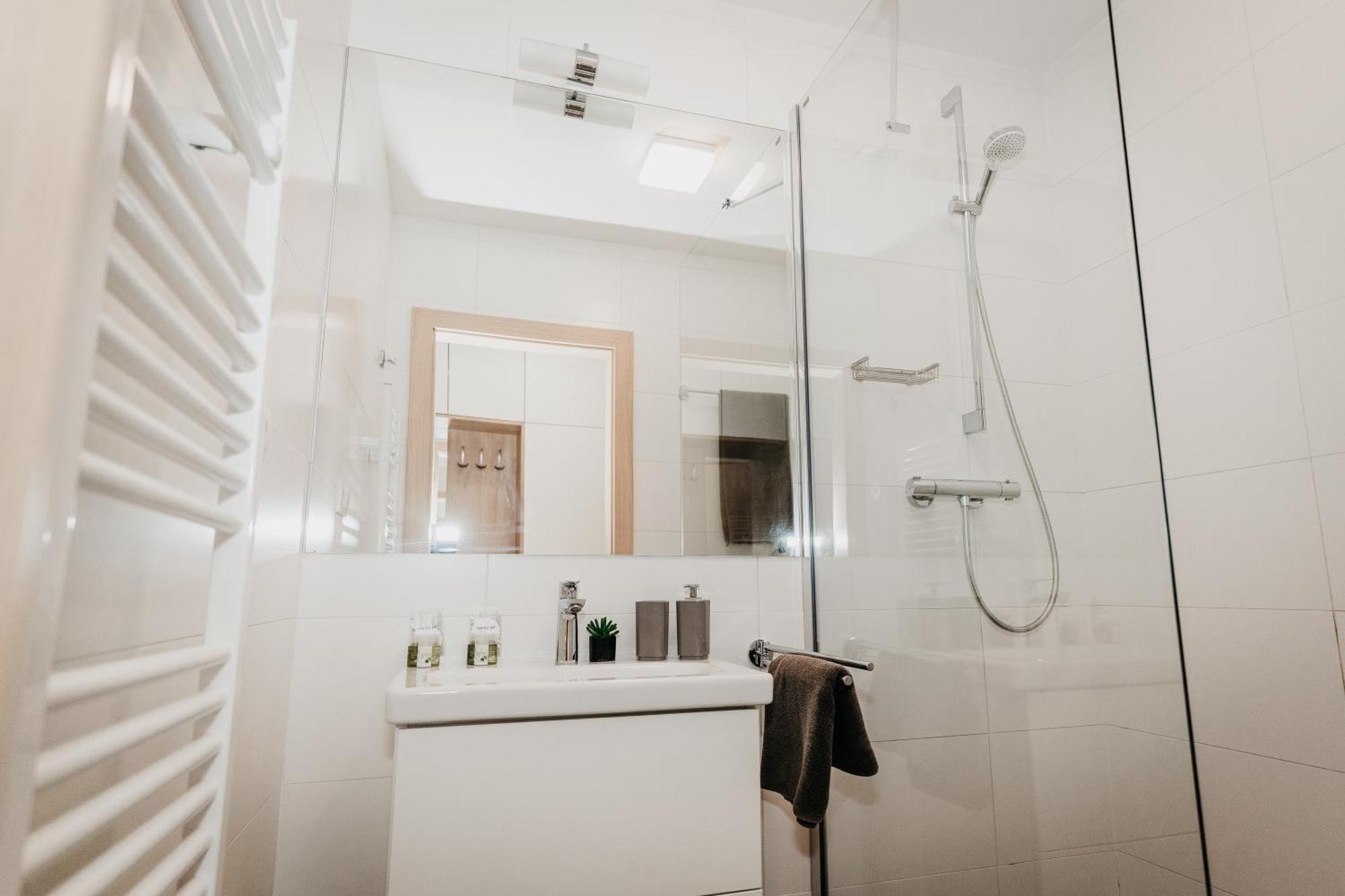Old Town City Center Apartment 2 - Private Parking Included Кошице Экстерьер фото